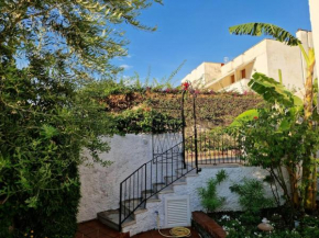 Depandance nel centro di Ischia con giardino privato